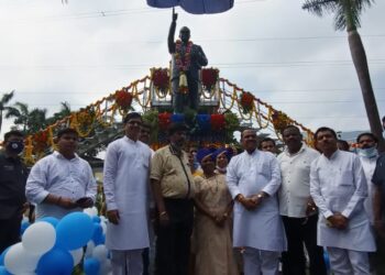 खोपोलीत आंबेडकर पुतळ्याचे अनावरण