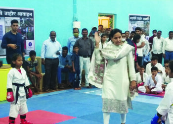 विद्यार्थ्यांना क्रीडा स्पर्धेसाठी वेळ द्या – पालकमंत्री