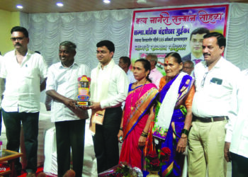 आयएएस होऊन प्रतीकने खारेपाटाचे नाव उज्वल केले