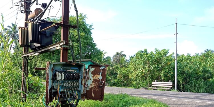 महावितरणाच्या एलटी बॉक्ससाठी कुणी दरवाजे देता का, दरवाजे…?