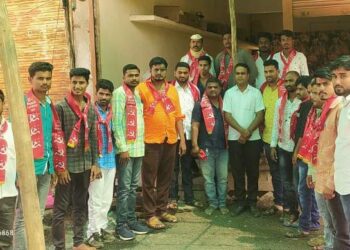 धारूर येथील युवकांचा शेतकरी कामगार पक्षात प्रवेश