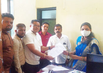 शिक्षणापासुन वंचित ठेवणार्‍या शाळांची मान्यता रदद करावी