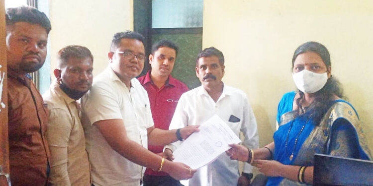 शिक्षणापासुन वंचित ठेवणार्‍या शाळांची मान्यता रदद करावी