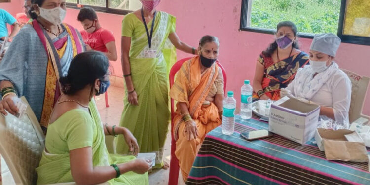 उमरोलीमध्ये लसीकरण शिबीर