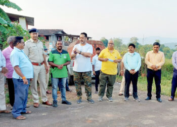 जोपासलेली गिधाड्यांची पिल्ले पुन्हा त्यांच्या अधिवासात