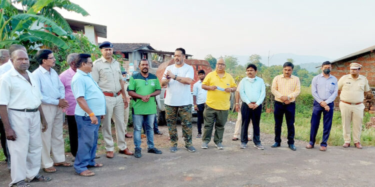जोपासलेली गिधाड्यांची पिल्ले पुन्हा त्यांच्या अधिवासात