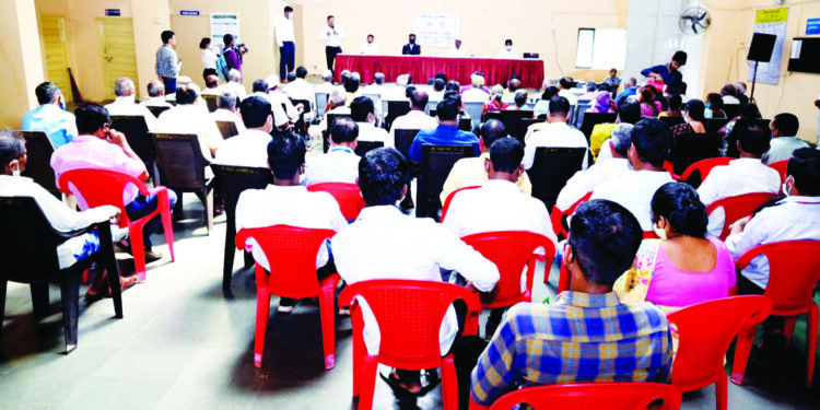 ज्येष्ठ नागरीकांना मार्गदर्शन शिबीर