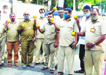 नवी मुंबईत रिक्षा चालकांना आरोग्याचे धडे