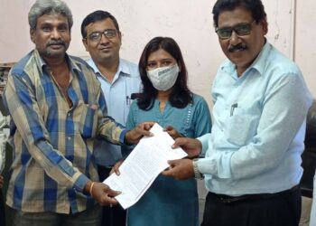 भीतीच्या सावटाखाली पडवणेवाडी