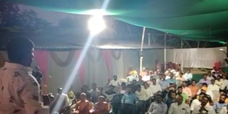 शिवसेना तालुका प्रमुखच म्हणतात पक्ष न वाढलेला बरा…व्हिडिओ पहा