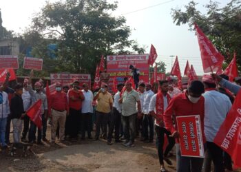 शेकापचे रास्तारोको आंदोलन