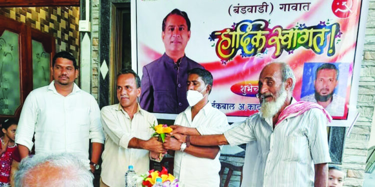 तोराडी मोहल्ला मुस्लिम कार्यकर्त्यांचा शेकापमध्ये प्रवेश