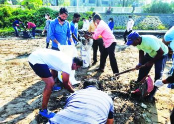 क्लिन इंडिया मोहिमेंतर्गत अलिबाग समुद्रकिनार्‍यावर स्वच्छता मोहिम