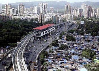 महाराष्ट्र निर्बंधमुक्तीच्या दिशेने