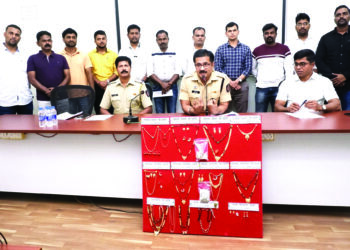 लॅब असिस्टंटचे कारनामे- दिवसा नोकरी रात्री चोरी