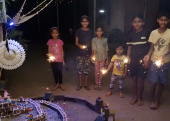 दीपोत्सवाचे जल्लोषात स्वागत; लक्ष्मीपुजनाचा सोहळा उत्साहात