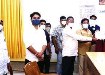 अवकाळीमुळे झालेल्या नुकसानीचे पंचनामे करा