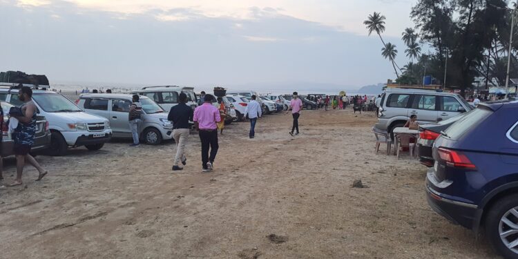 मुरुड, काशिदला पर्यटकांचा महापूर