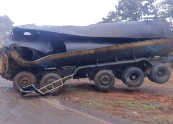 कशेडी घाटात टँकर पलटी; चालक ठार