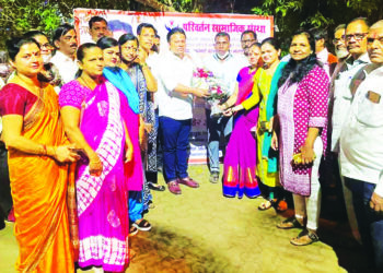 प्रीतम म्हात्रे यांच्या हस्ते पथदिव्यांचे लोकार्पण