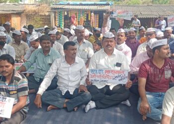 एसटी कर्मचार्‍यांचे सहकुटुंब आंदोलन