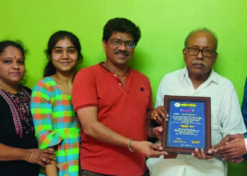 अनंत देवघरकर यांना शिक्षक रत्न पुरस्कार प्रदान