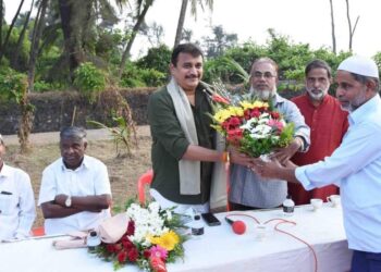 अलिबागचे नगराध्यक्ष डॉ. प्रशांत नाईक यांचा अलिबाग मुस्लिम समाजातर्फे सत्कार