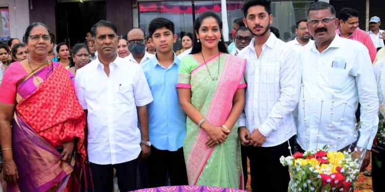 जि. प. सदस्या चित्रा पाटील यांचा वाढदिवस साधेपणाने