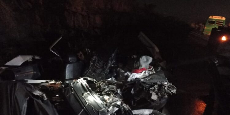 मुंबई -पुणे एक्सप्रेस वे वर चार वाहनांचा अपघात; एकाचा जागीच मृत्यू , पाच जण जखमी 