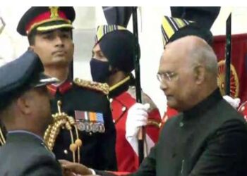 अभिनंदन वर्धमान यांना महावीरचक्र प्रदान