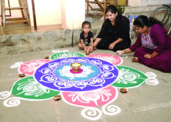 दीपोत्सवाचा मंगलमय प्रारंभ