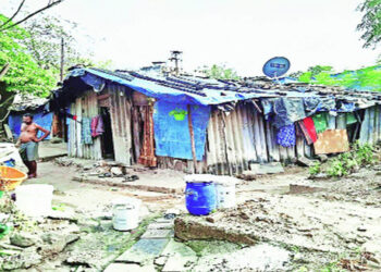 आदिवासी आजही घरकुलापासून वंचित
