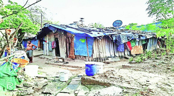 आदिवासी आजही घरकुलापासून वंचित