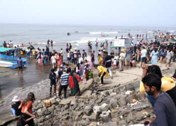 पर्यटन बहरल्याने व्यावसायिकांची दिवाळी