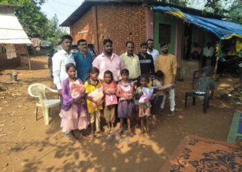बँक ऑफ इंडिया कर्मचार्‍यांची आदिवासी कुटुंबांसोबत दिवाळी साजरी