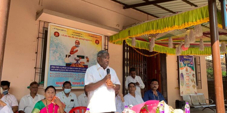 पोयनाड बाजारपेठेत तीन टप्प्यात रस्ता