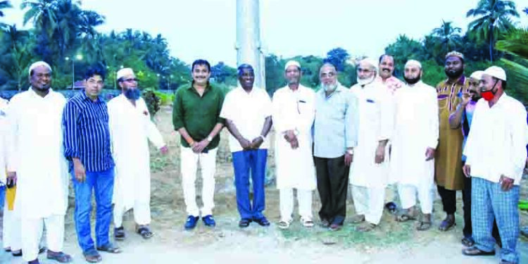 अलिबागचे कब्रस्तान उजळले