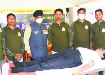 जे. एस. एम. कॉलेजमध्ये रक्तदान शिबीर