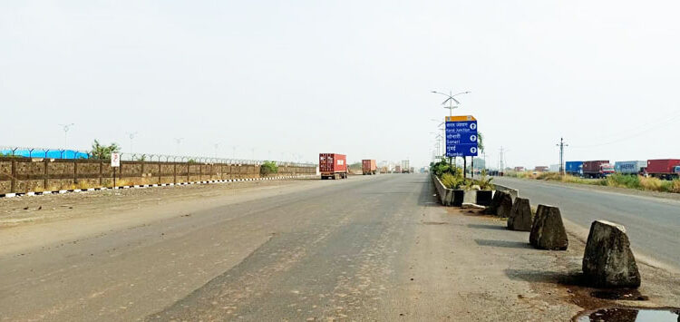 रस्त्यांनी घेतला मोकळा श्‍वास