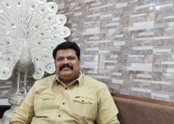 ग्रामस्थांच्या आरोग्याचा प्रश्न असेल  तर कारखान्याला विरोध झालाच पाहिजे