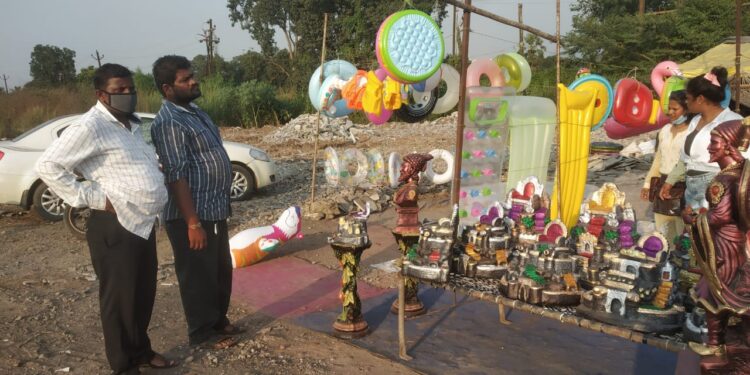 बाजारात रेडिमेड किल्ले दाखल