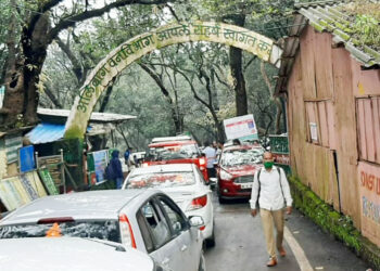 माथेरानमध्ये पर्यटकांच्या वाहनांची सुरक्षा राम भरोसे