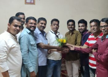 बोर्लीपंचतनला शेकापचे आस्वाद पाटील यांची भेट