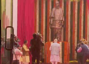 कॅगच्या मुख्यालयात सरदार पटेलांच्या पुतळ्याचे अनावरण