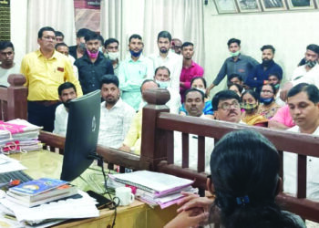 पोल्ट्रीचे अहवाल लवकरच सादर करा