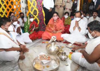 कार्तिकी एकादशी निमित्त अजित पवारांच्या हस्ते शासकीय महापूजा