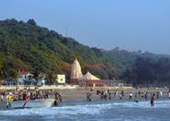 पर्यटकांचा गणपतीपुळ्याकडे ओघ