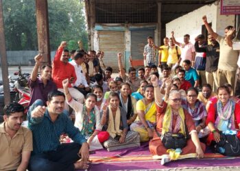 अलिबागमध्ये एसटी कर्मचार्‍यांचा संप चिघळला