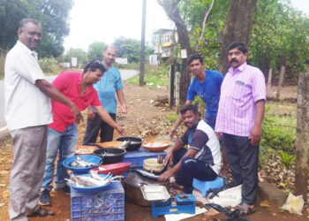 सुतारवाडी नाक्यावर मासळीची आवक वाढली