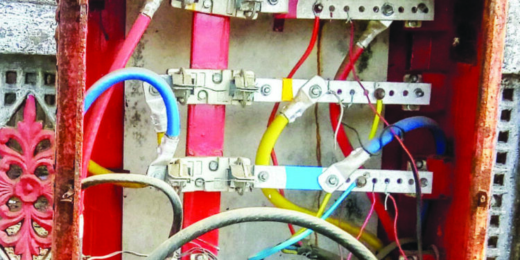 मुरुडमध्ये महावितरणाचा हलगर्जीपणा